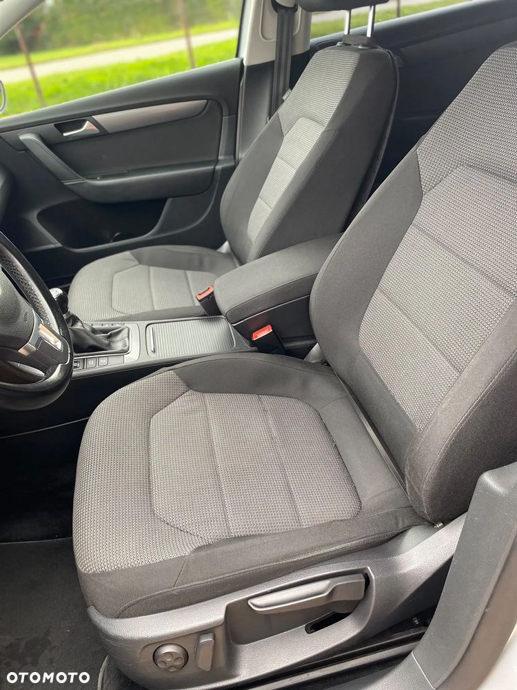 Volkswagen Passat - 14