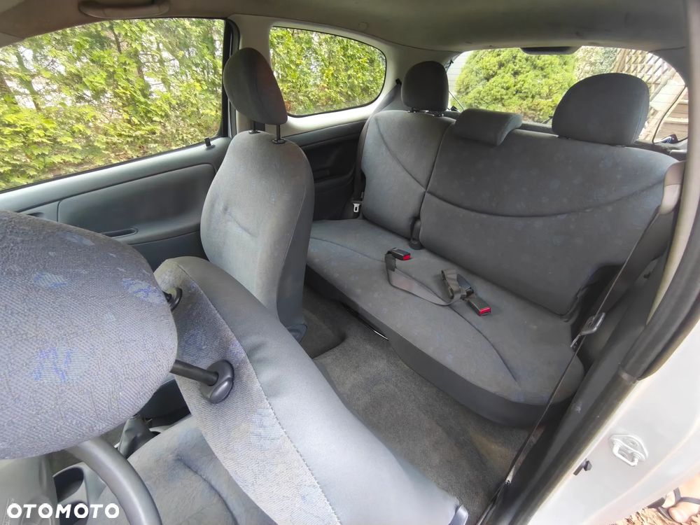 Toyota Yaris 1.0 Base - 12