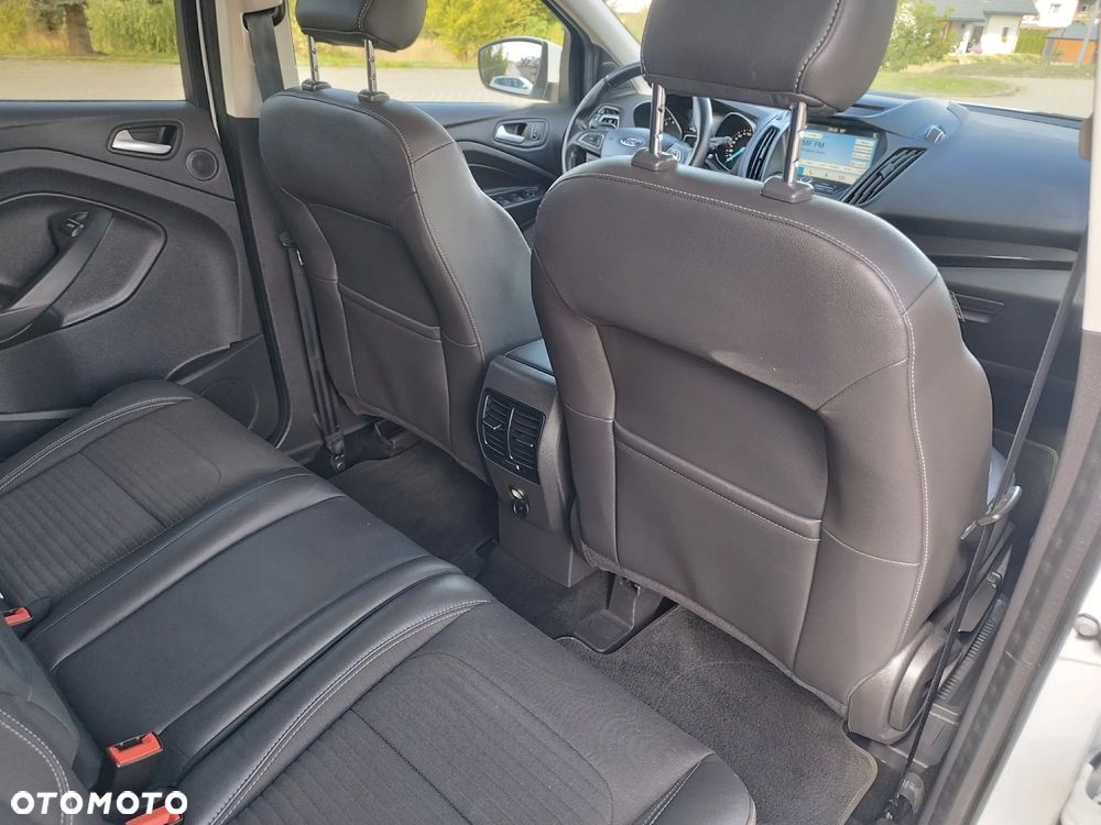 Ford Kuga 1.5 EcoBoost 2x4 Titanium - 26