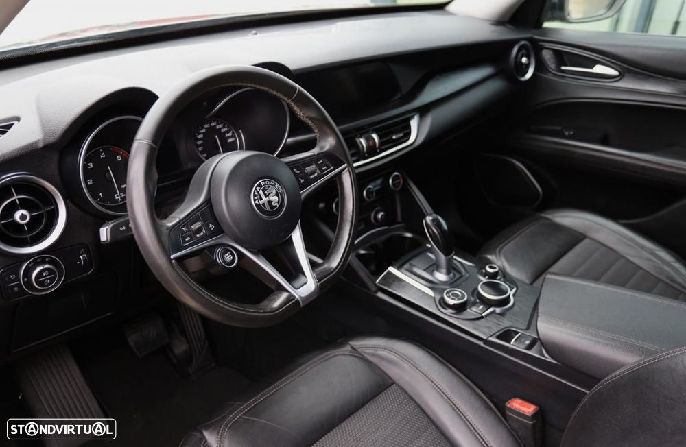 Alfa Romeo Stelvio 2.2 D Super AT8 - 8
