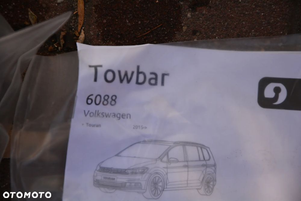 VW Touran 2015 -   -  hak wypinany Brink na klucz - 6