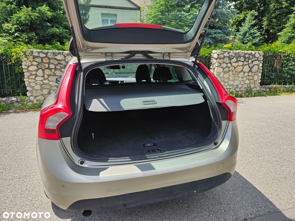 Volvo V60 D3 Kinetic - 10