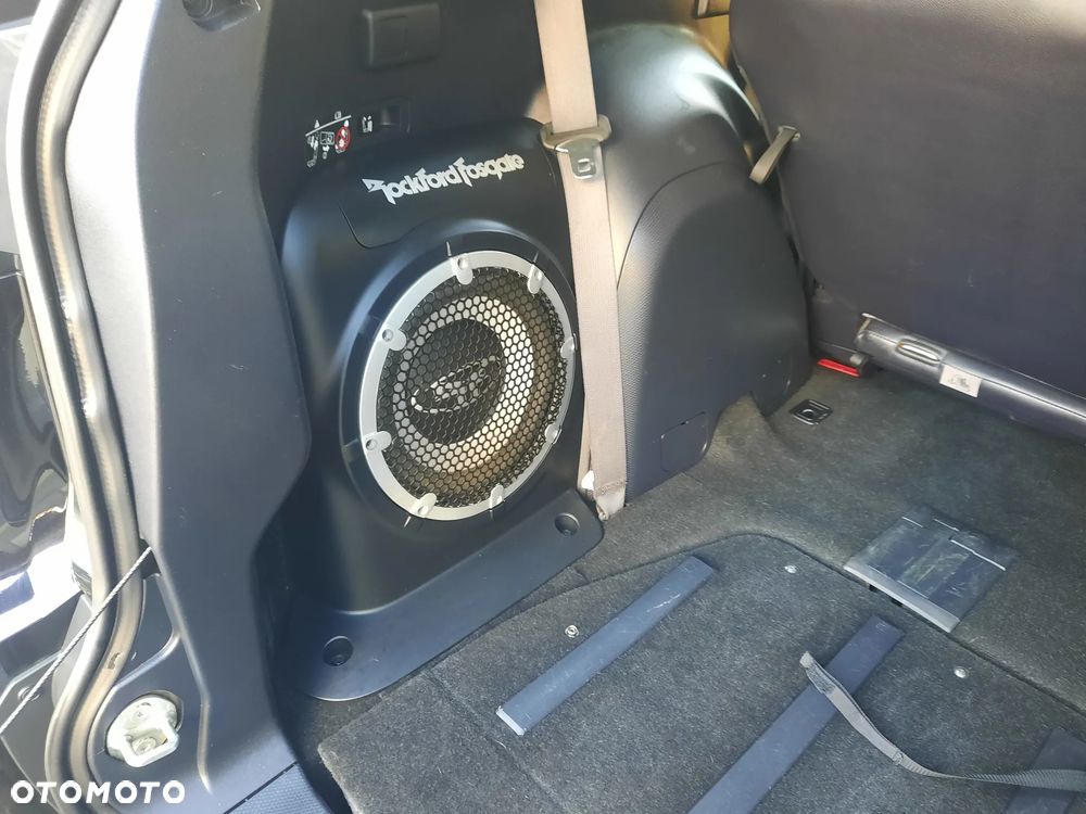Mitsubishi Outlander - 32