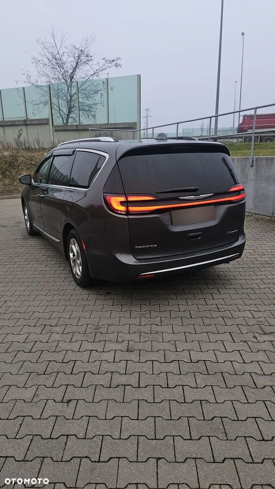 Chrysler Pacifica - 7