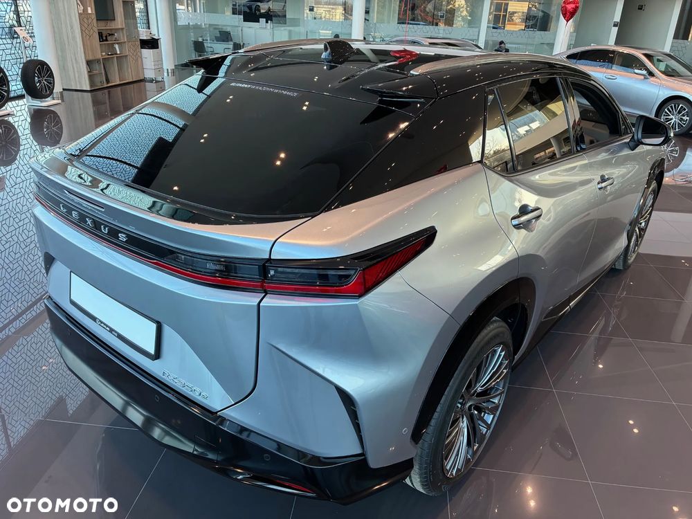 Lexus RZ - 6