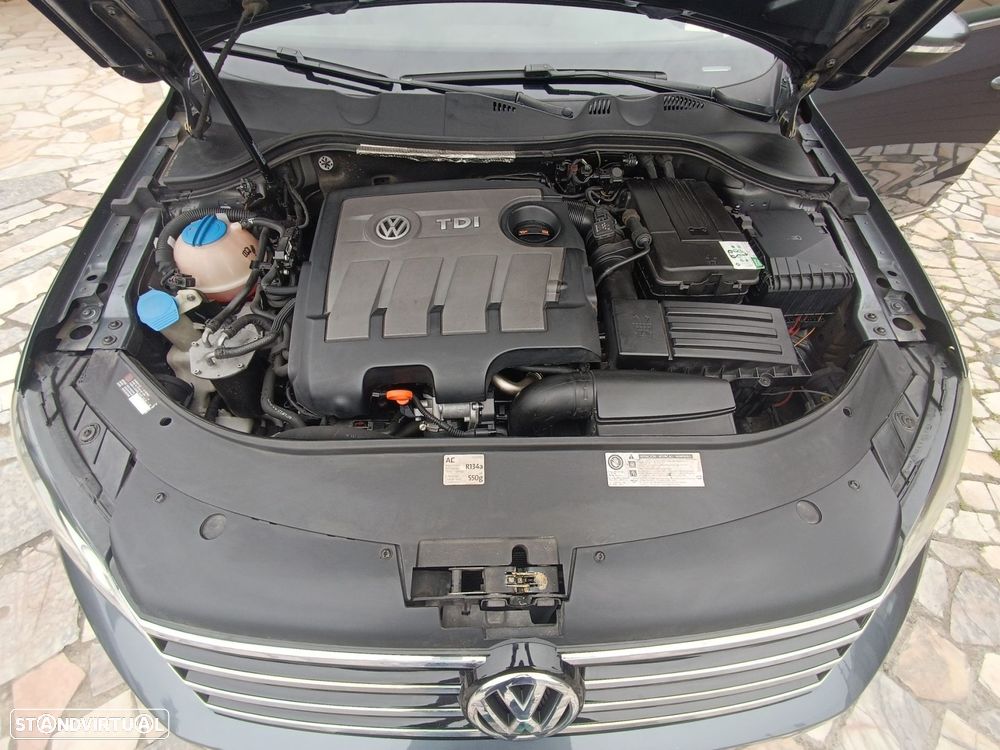 VW Passat Variant 1.6 TDI BlueMotion - 16