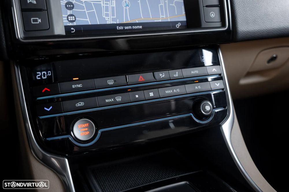 Jaguar XE 2.0 D Prestige Aut. - 18