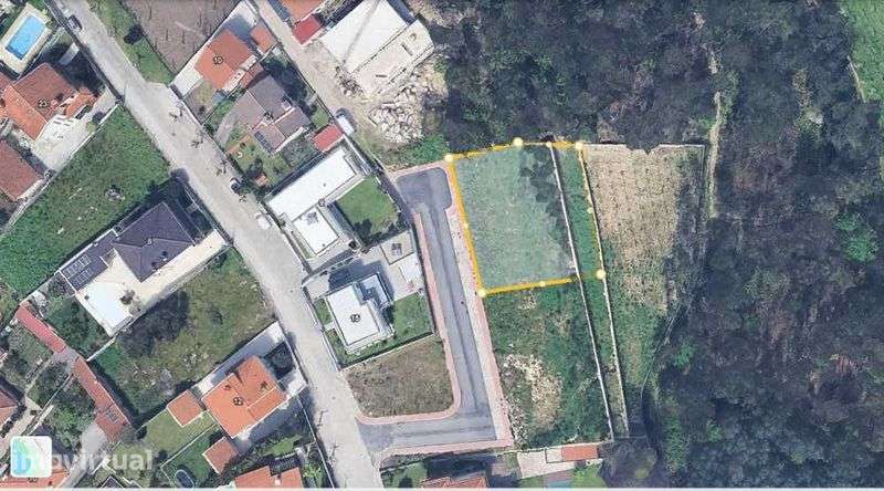 Terreno Urbano em Zona Tranquila, a poucos minutos do centro de Braga - Vista 3