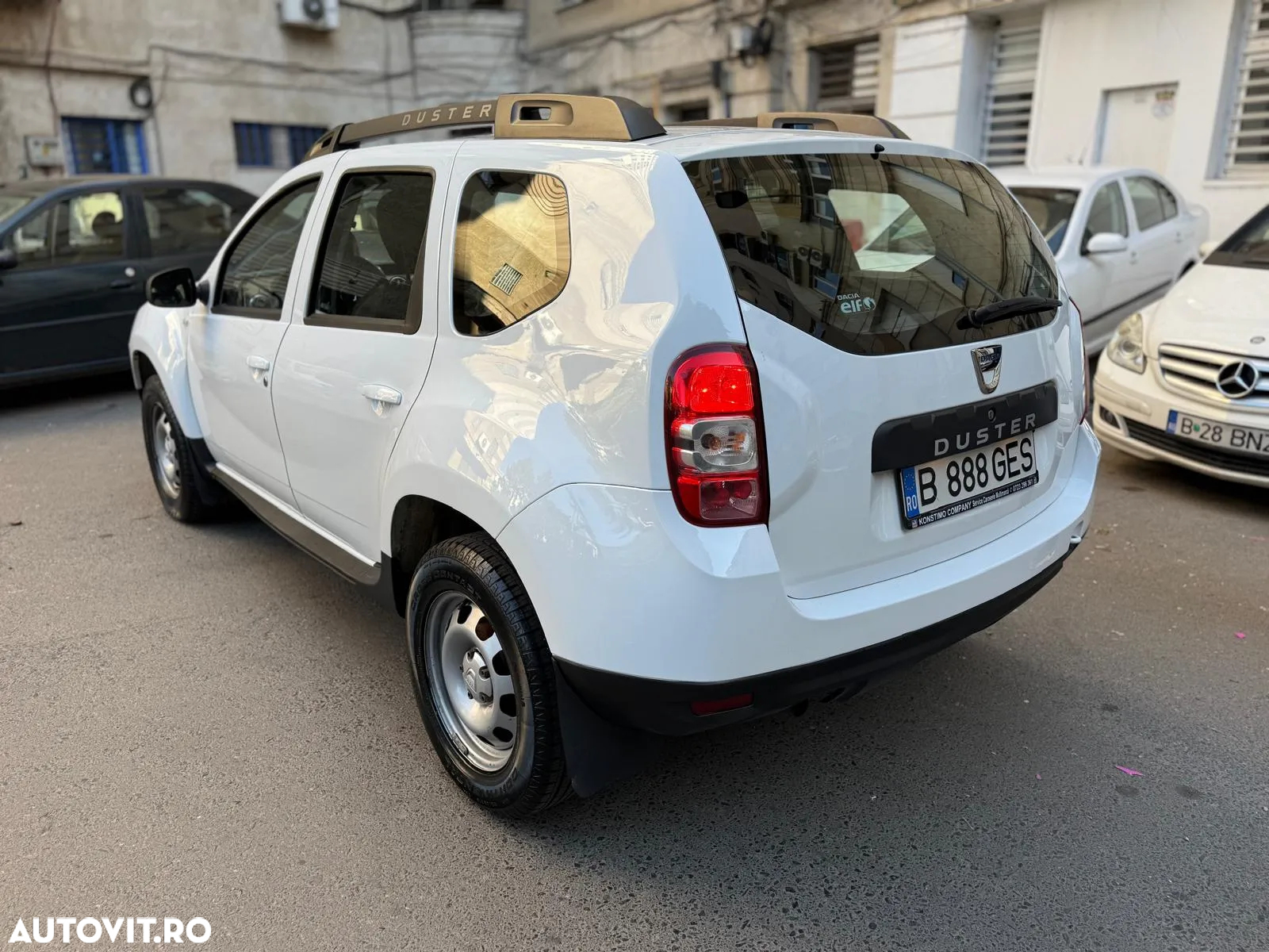 Dacia Duster 1.6 4x4 Laureate - 6