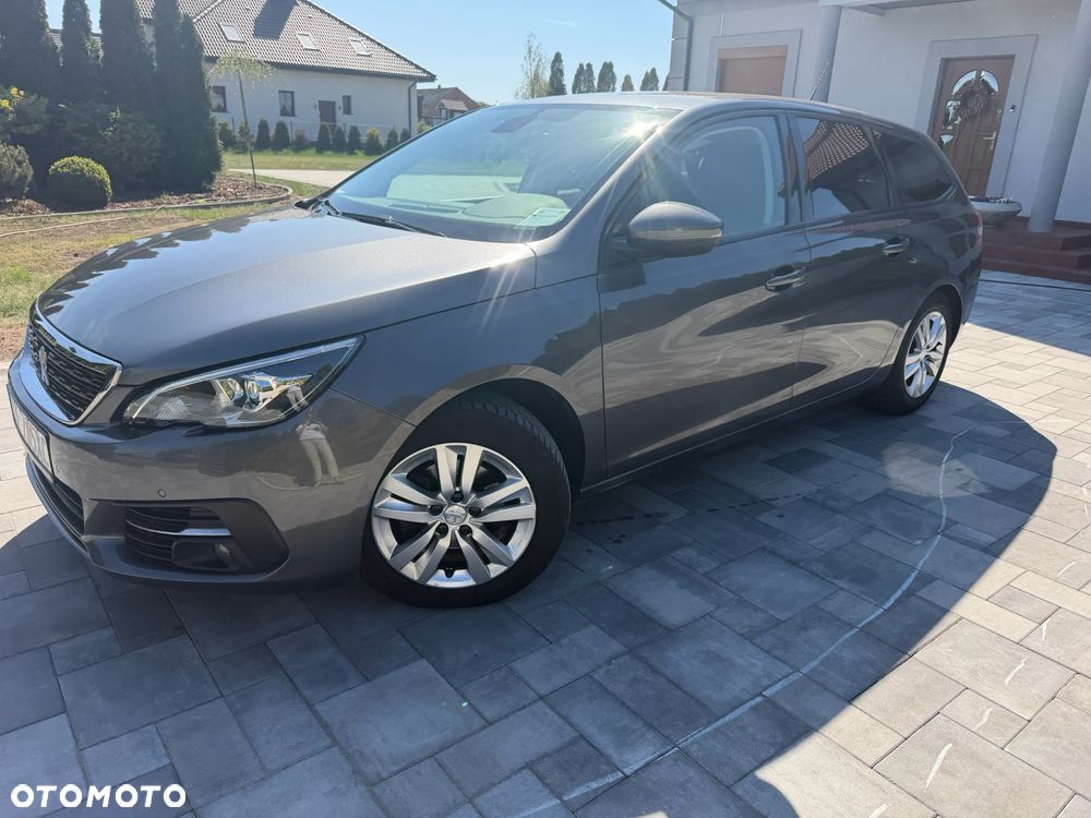 Peugeot 308 - 1