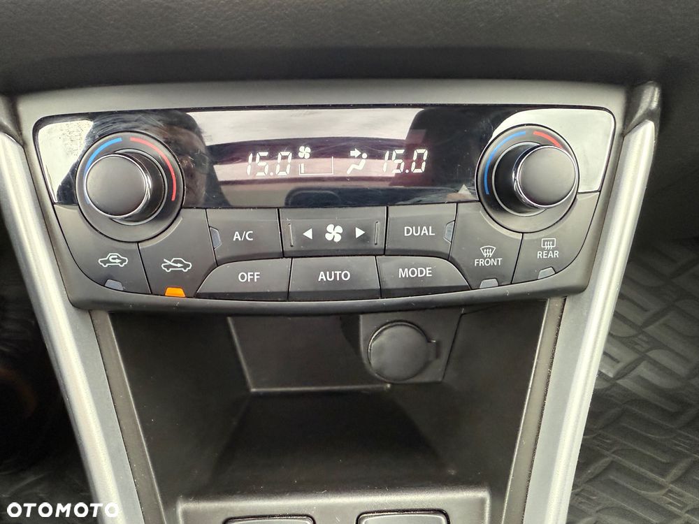 Suzuki SX4 S-Cross 1.4 T Elegance Sun 4WD - 25