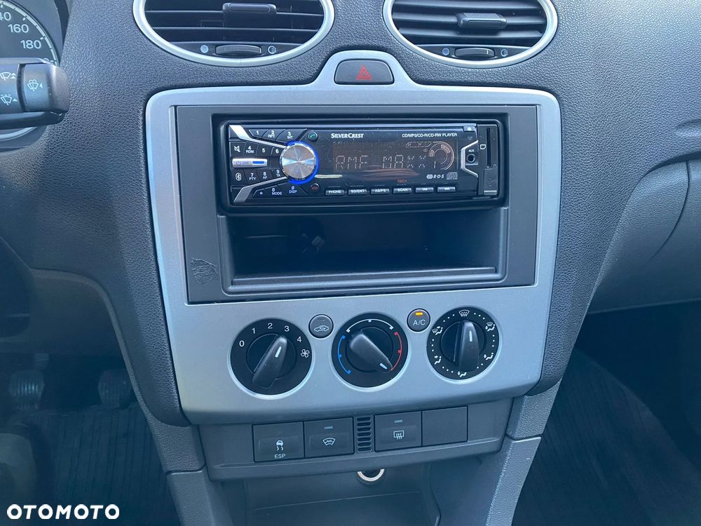 Ford Focus 1.4 16V Trend - 17