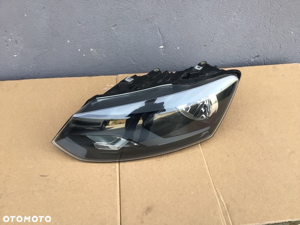 Lampa przednia lewa VW Polo 6R - 2