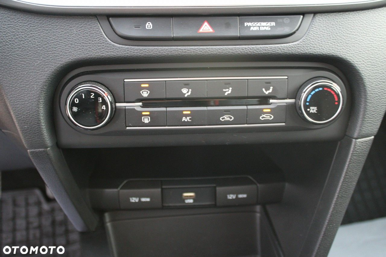 Kia Ceed - 22