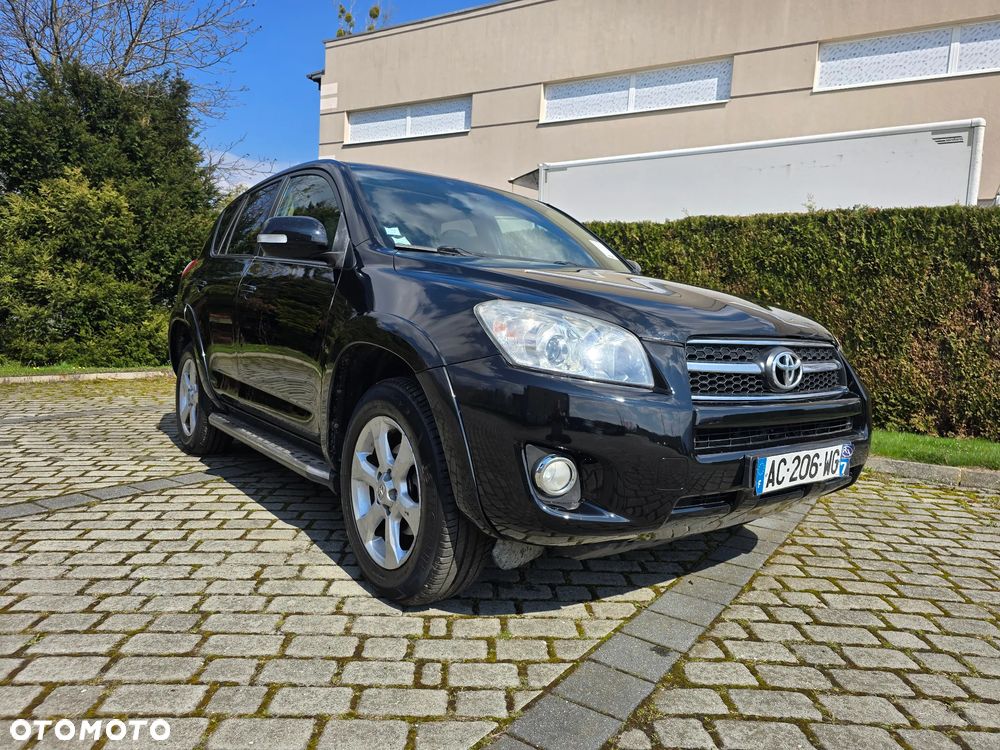 Toyota RAV4 2.2 D-4D 4x4 Automatik Executive - 2