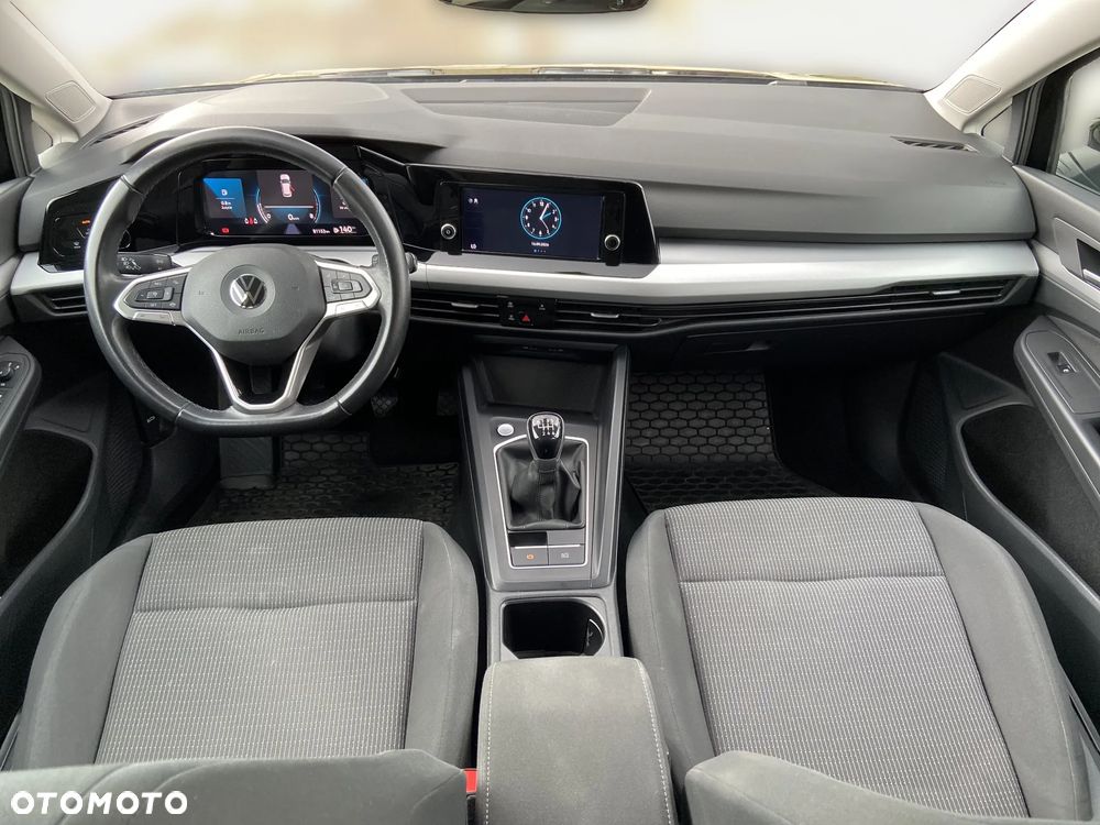 Volkswagen Golf - 22