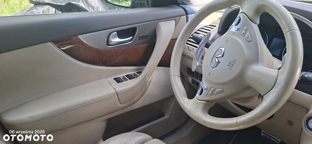 Infiniti Q70 3.7 Sport Tech EU6 - 12