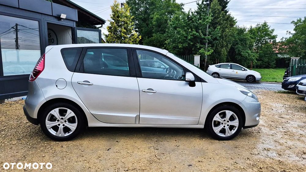 Renault Scenic 1.6 16V 110 Paris - 9