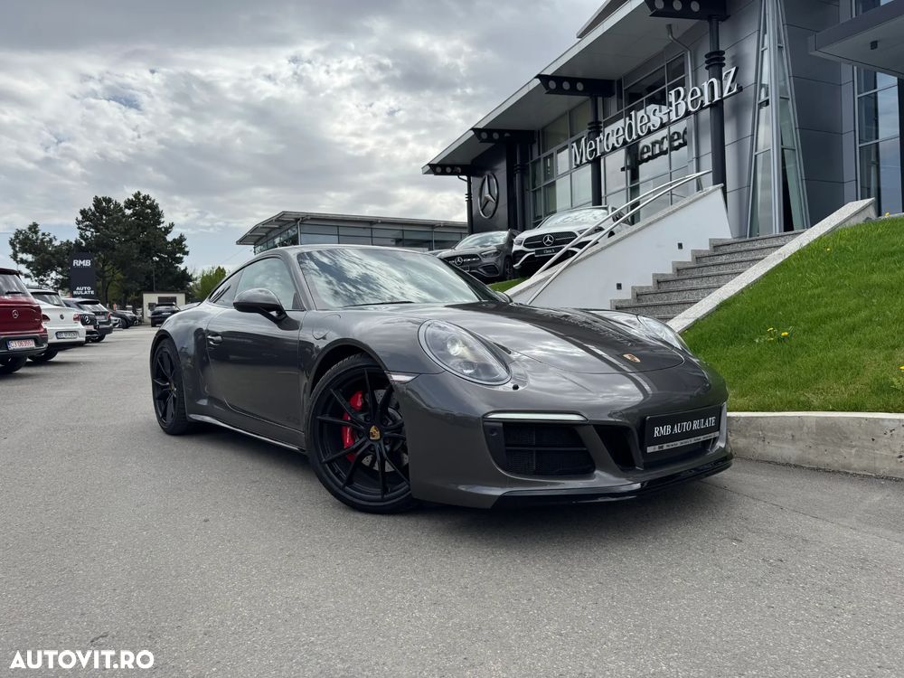 Porsche 911 Carrera 4 GTS PDK - 3