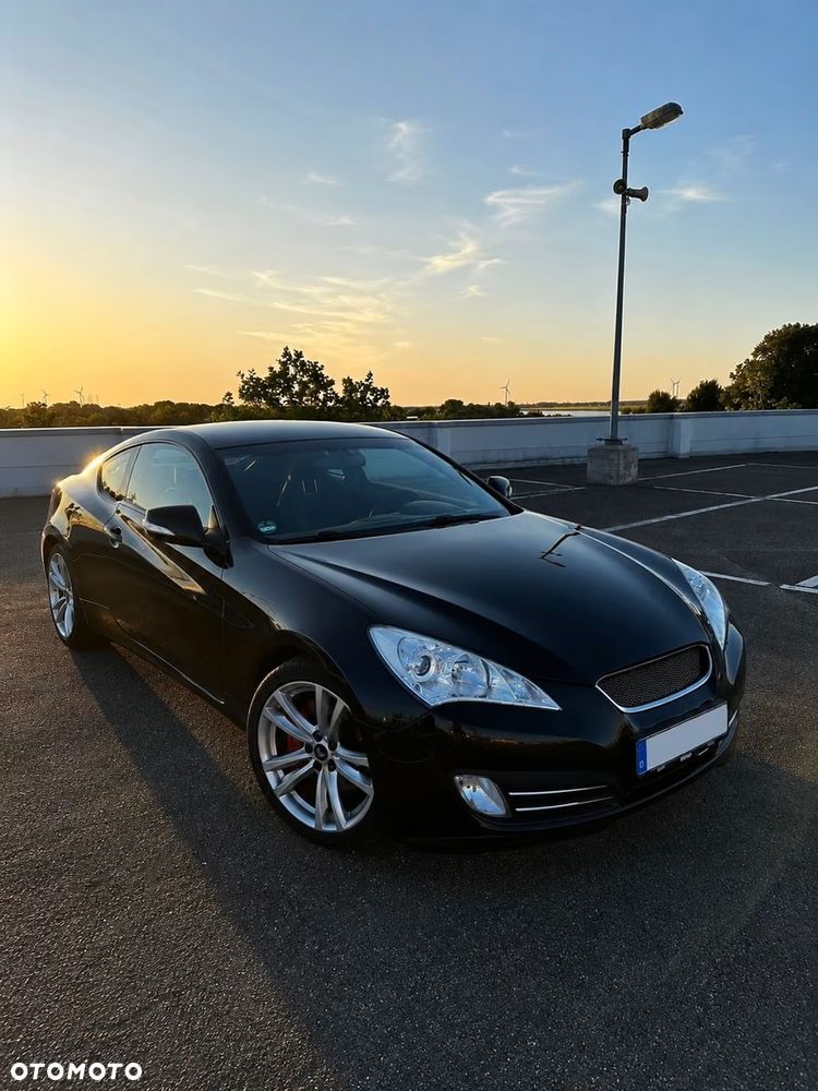 Hyundai Genesis Coupe - 1