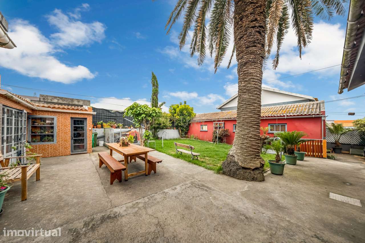 Moradia T2 + 1  com Jardim e Garagem em Porto Judeu - Angra do Heroism - Grande imagem: 3/28