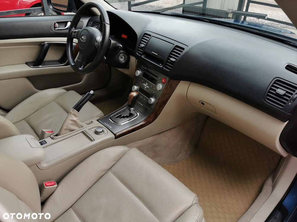 Subaru Legacy - 8