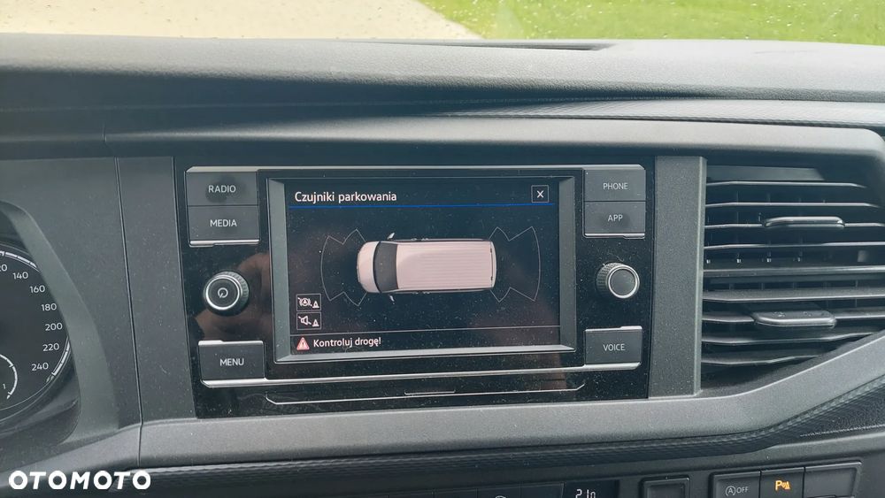 Volkswagen Caravelle - 14