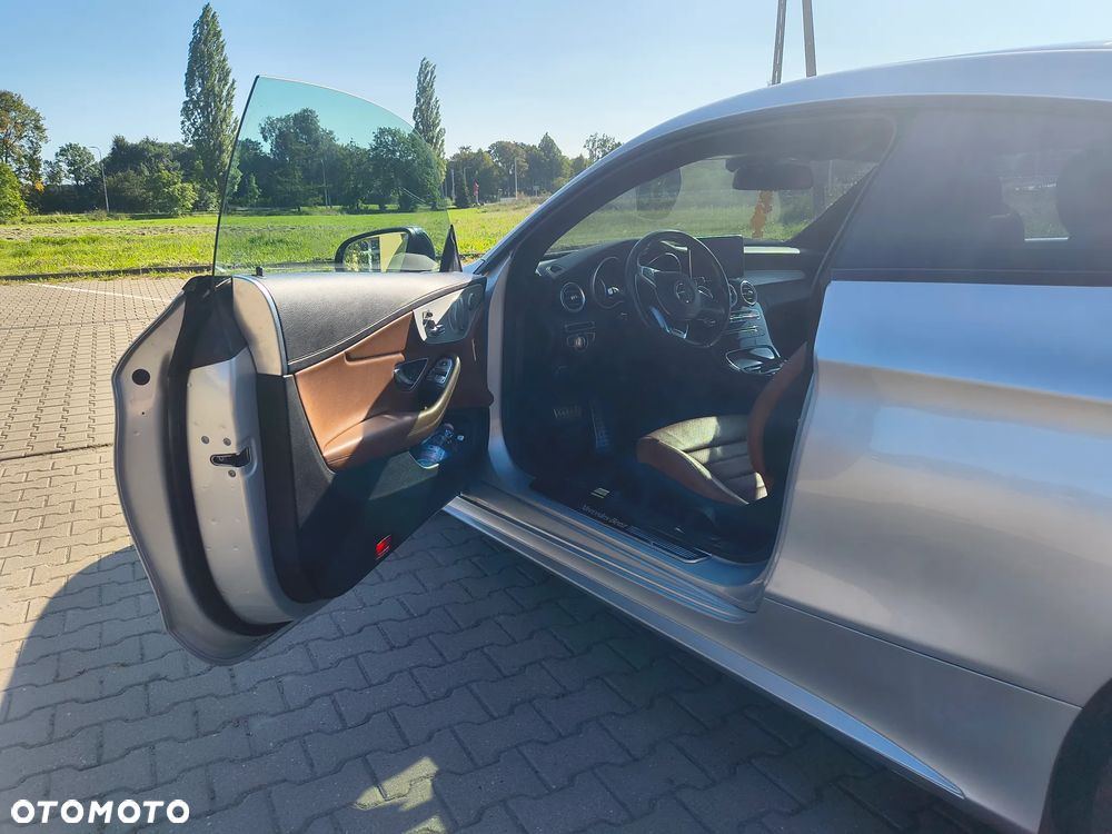 Mercedes-Benz Klasa C 300 7G-TRONIC AMG Line - 16