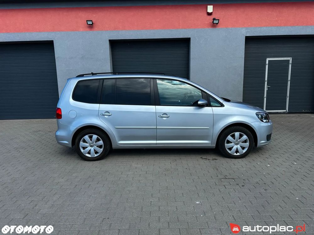 Volkswagen Touran - 12