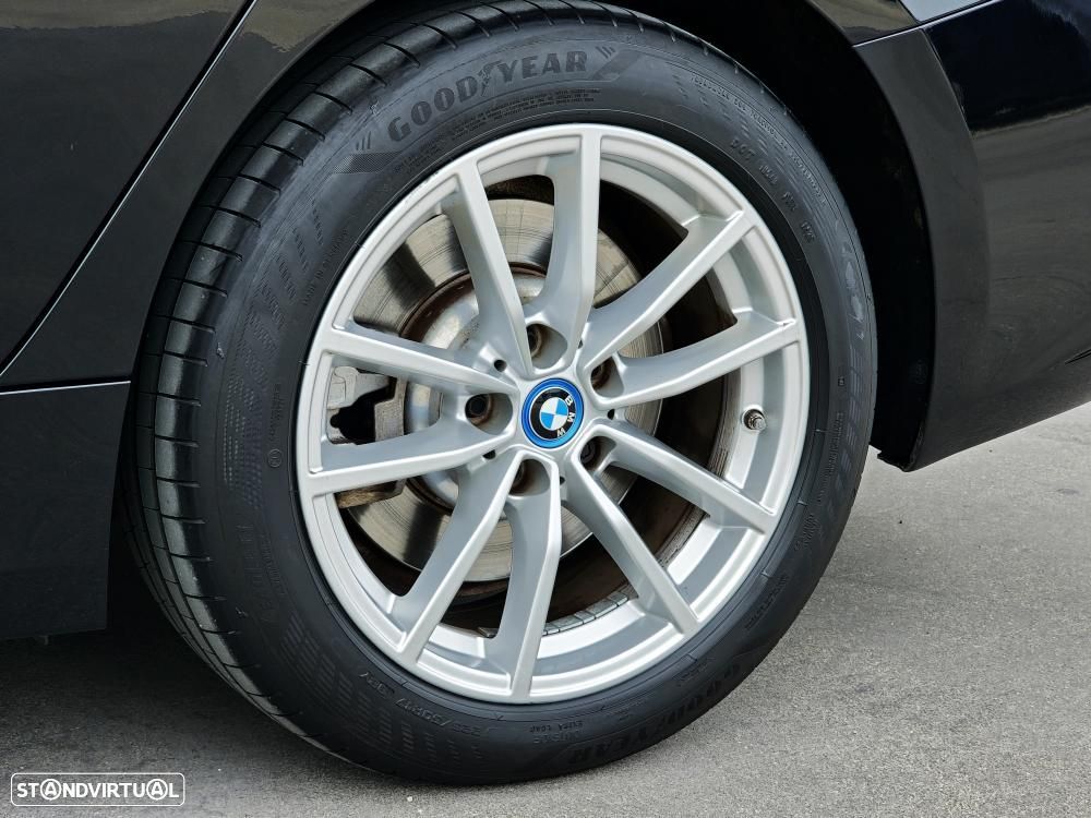 BMW 320 e Pack Essence Auto - 21