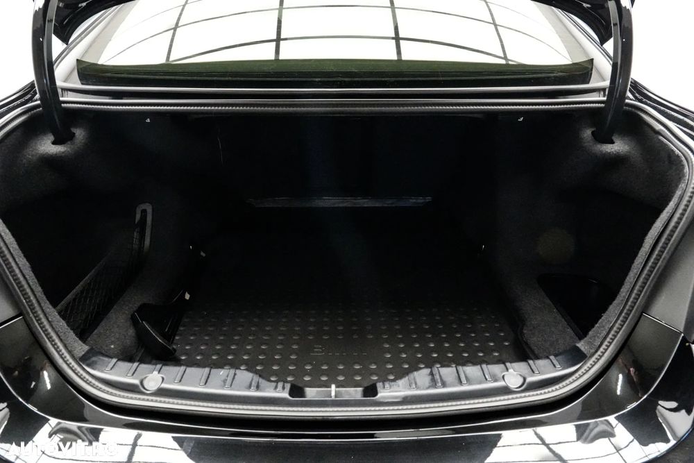 BMW Seria 5 520d xDrive AT - 24
