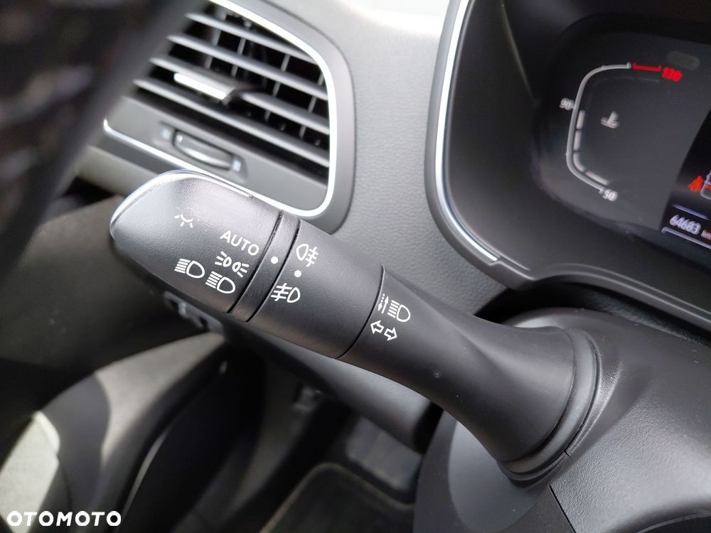 Renault Megane 1.3 TCe FAP Zen - 24