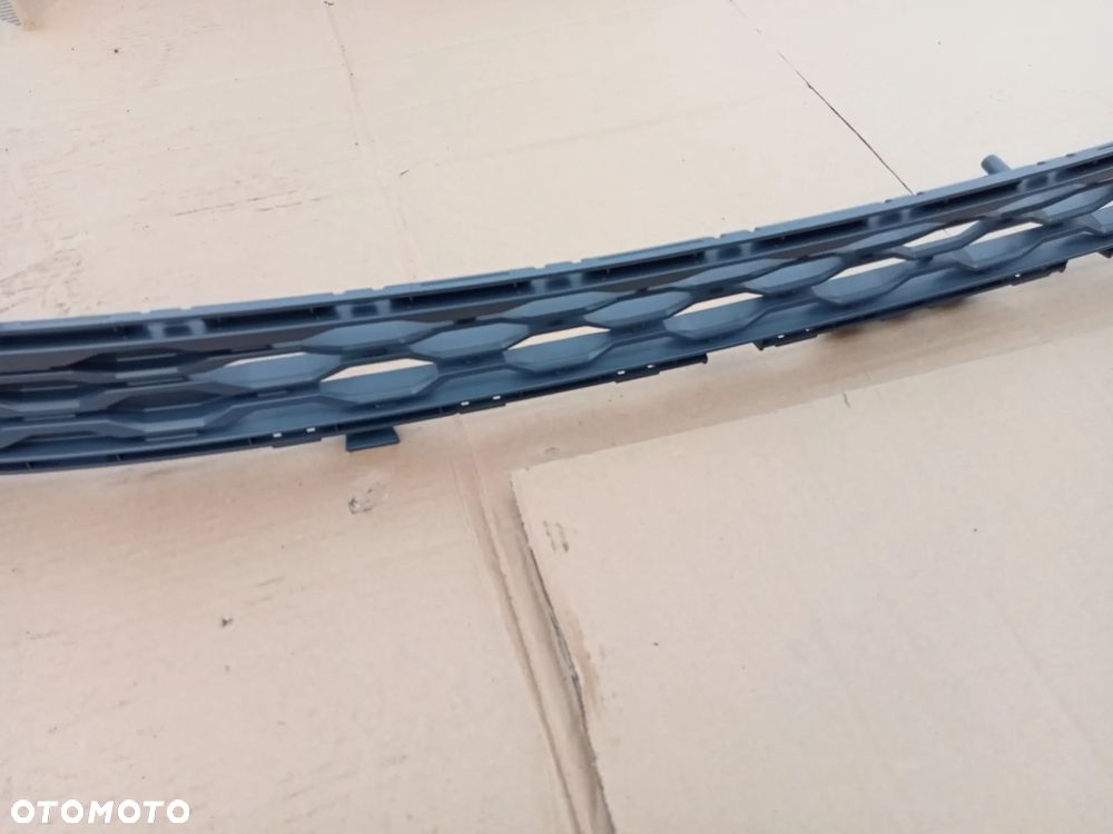 kratka zderzaka przód górna transporter t7 7t0853678b - 4