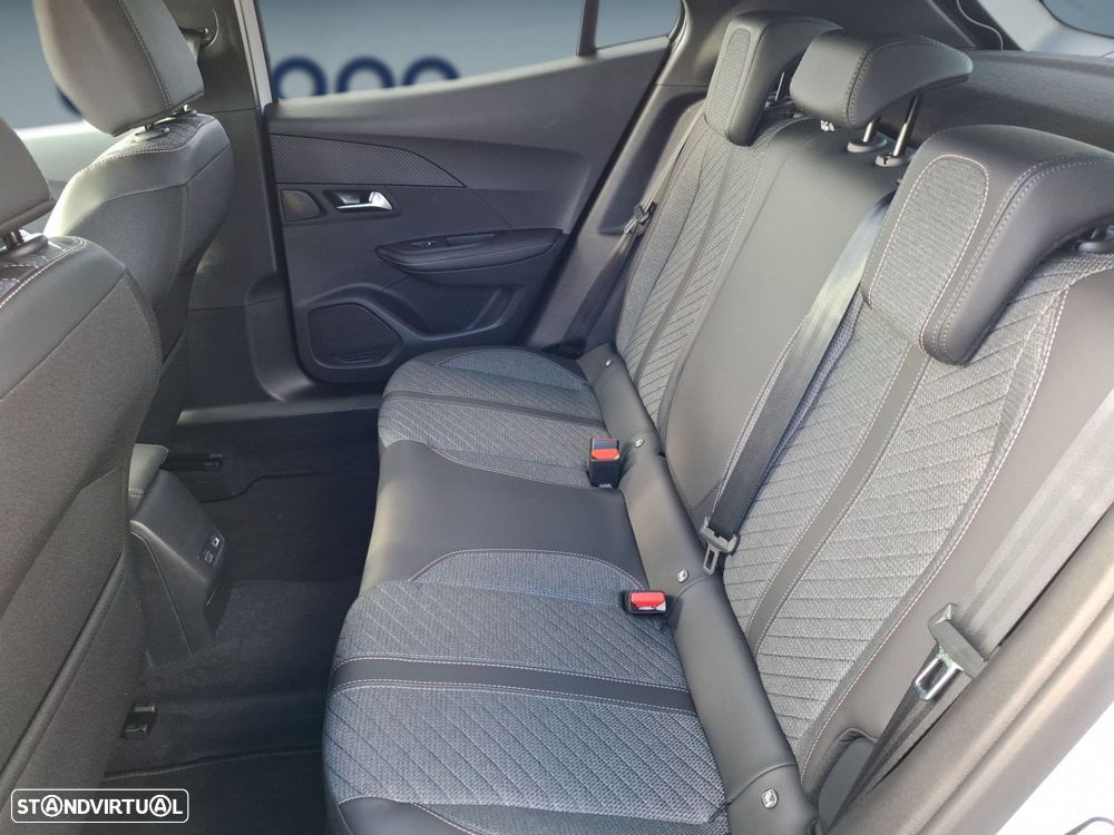 Peugeot 2008 1.2 Allure — fotografia 14