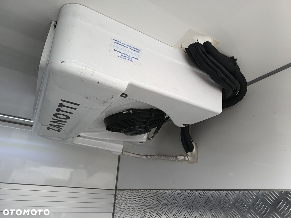 Renault Trafic - 13
