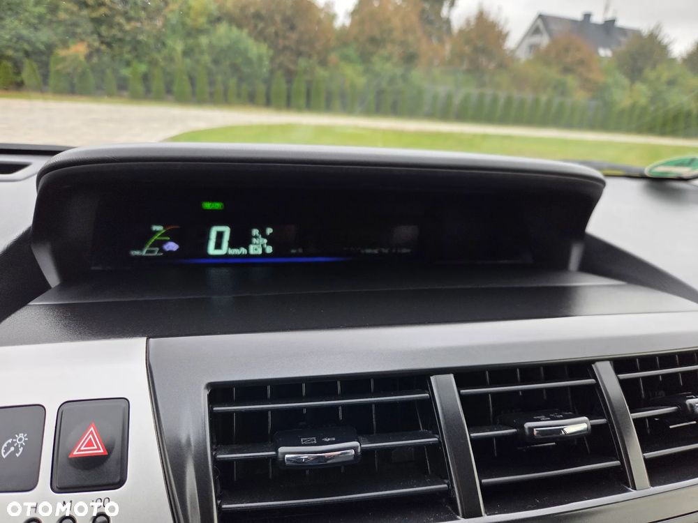 Toyota Prius+ (Hybrid) Executive - 12