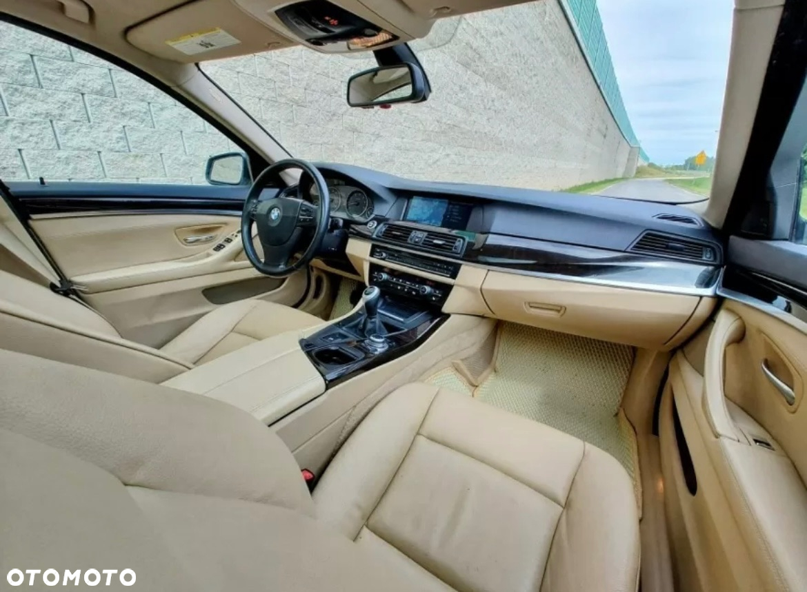 BMW Seria 5 535i - 12
