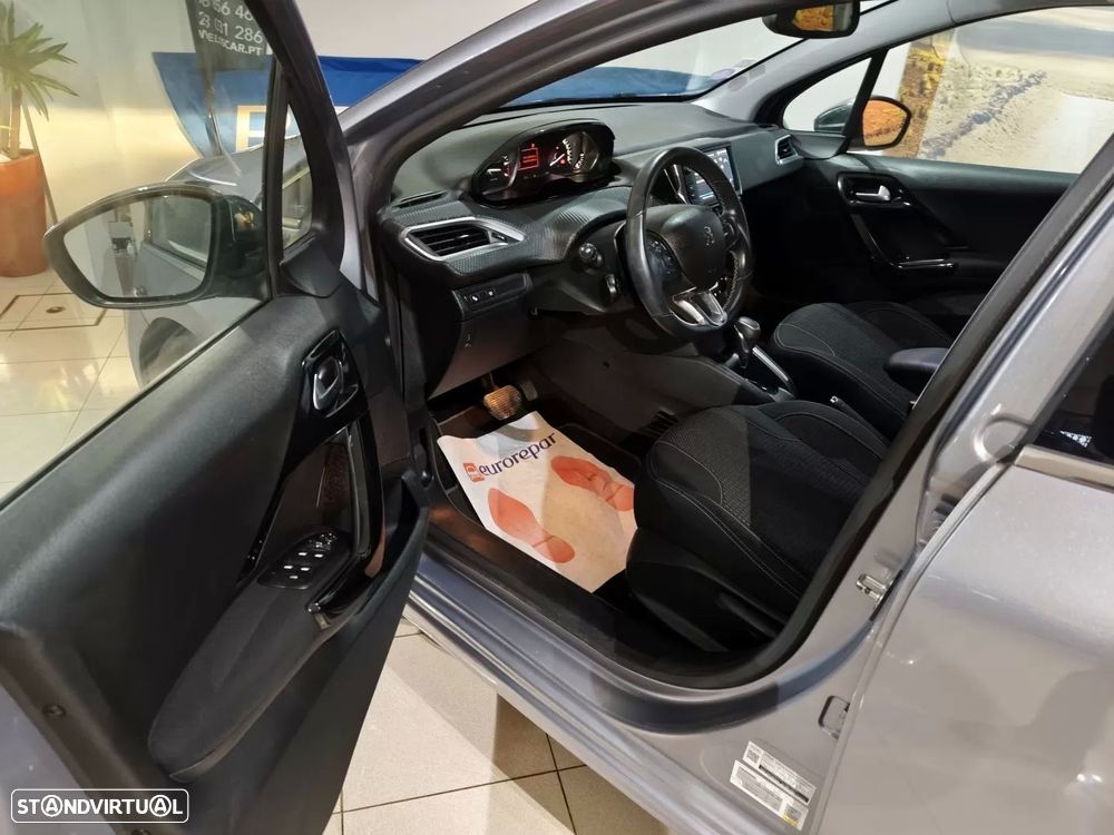 Peugeot 208 PureTech 110 Stop & Start EAT6 Tech Edition - 9