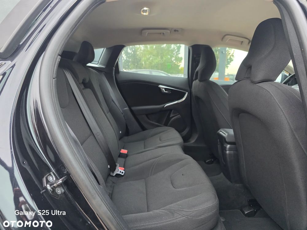 Volvo V40 D2 Momentum - 32
