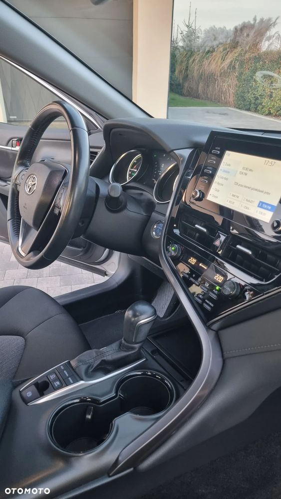 Toyota Camry - 25