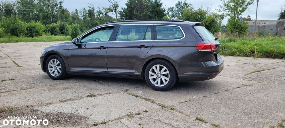 Volkswagen Passat 2.0 TDI (BlueMotion Technology) Comfortline - 9