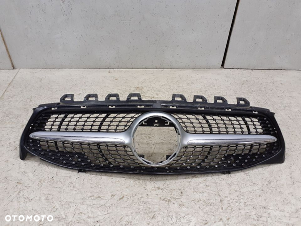 GRILL ATRAPA MERCEDES CLA W118