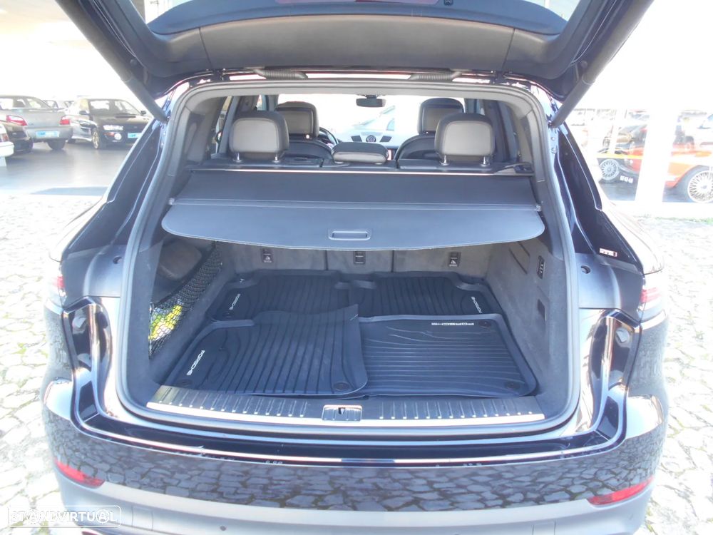 Porsche Cayenne S Platinum Edition - 36