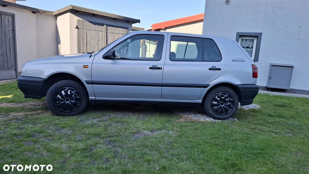 Volkswagen Golf 1.6 CL - 3