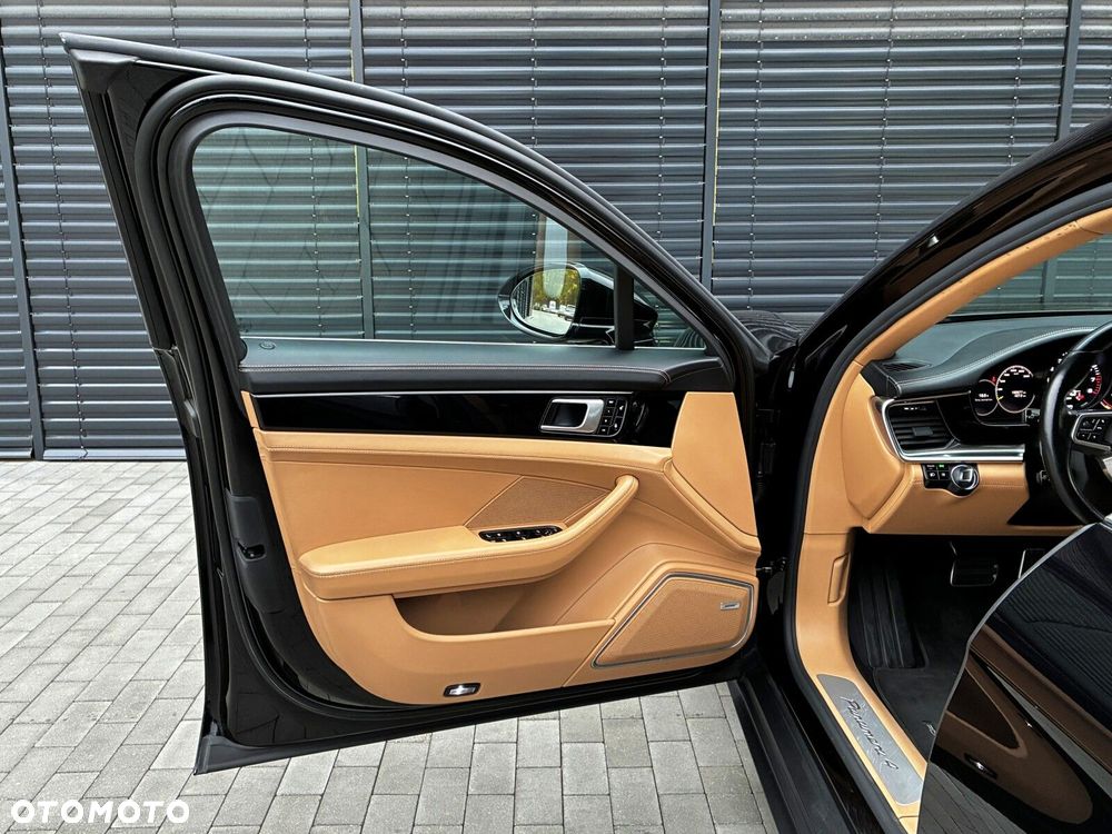 Porsche Panamera - 17
