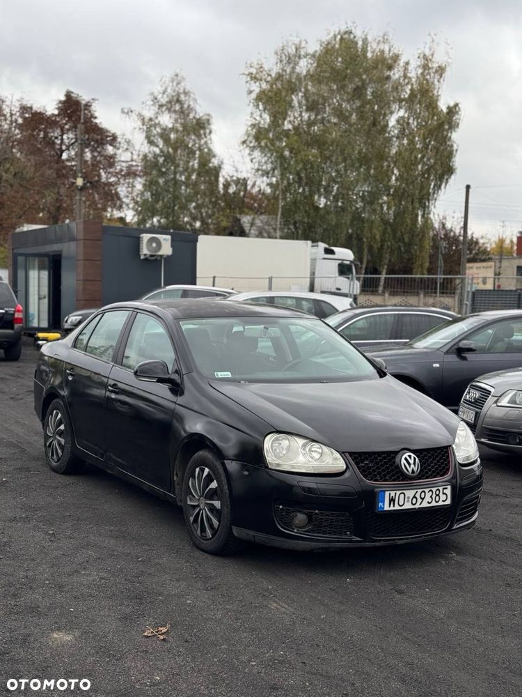 Volkswagen Jetta - 1