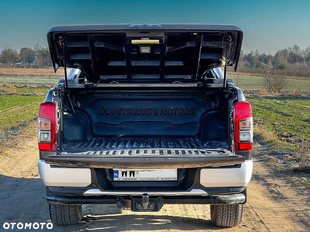 Mitsubishi L200 2.2 d DC Power Instyle Plus - 9