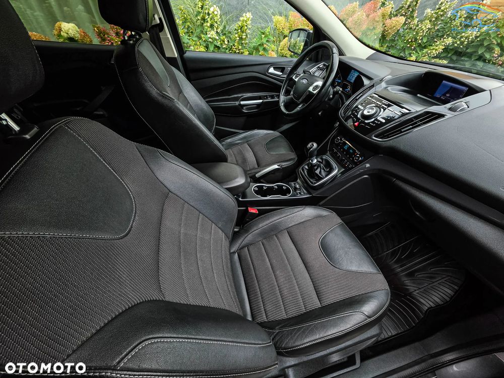 Ford Kuga 2.0 TDCi 2x4 Titanium - 20
