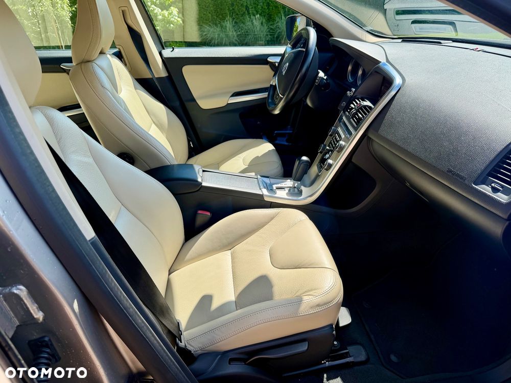 Volvo XC 60 - 29