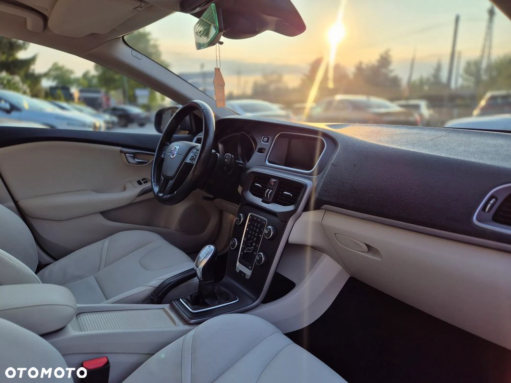 Volvo V40 - 34